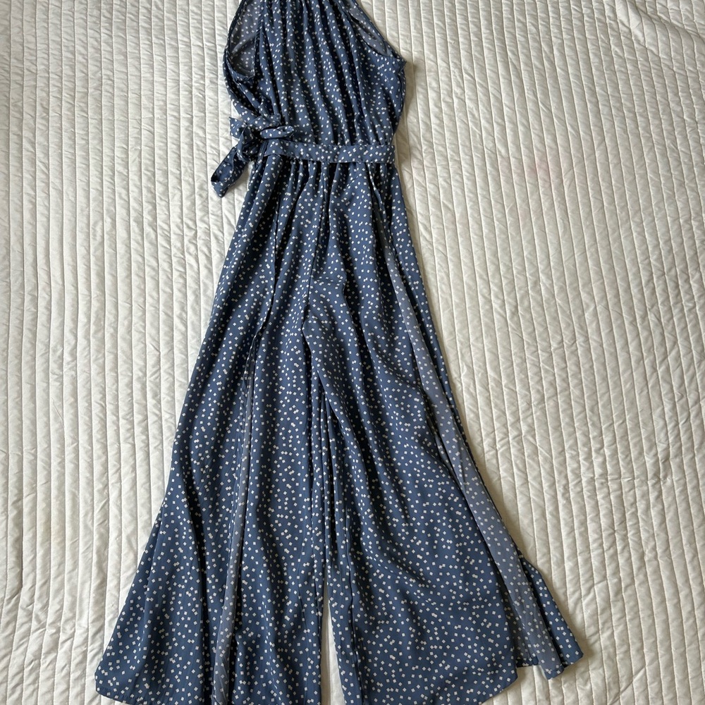 Flowy Halter Neck Jumpsuit